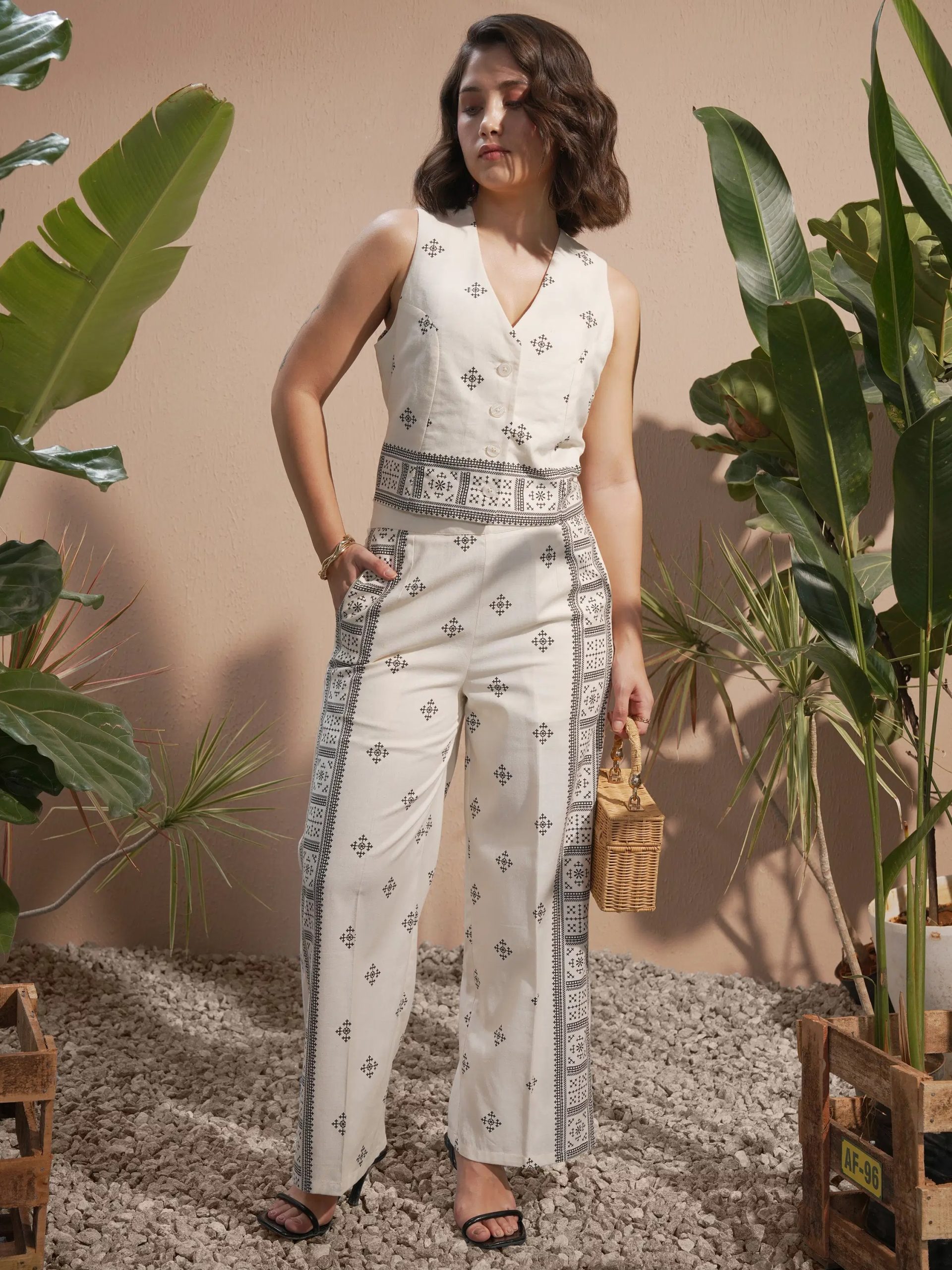 women printed coat with palazzos co ord set ( off white )